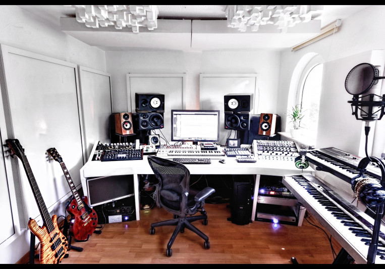 Loonylabs on SoundBetter