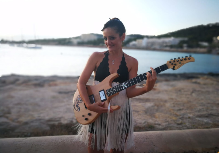 Azahar López on SoundBetter