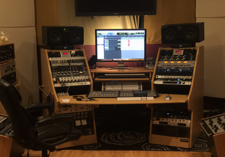 MakeWatch Studio on SoundBetter