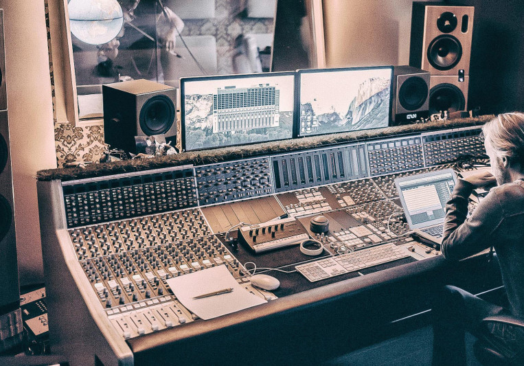 Dirk Schulz on SoundBetter