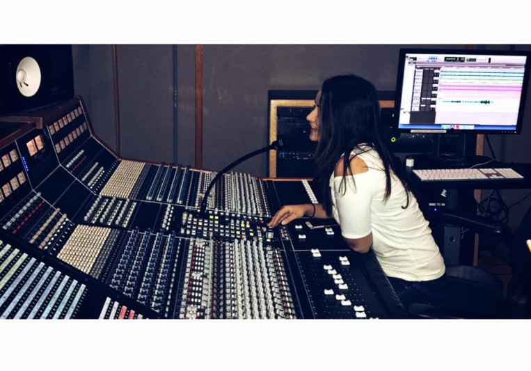 Paniz Farokhnia on SoundBetter