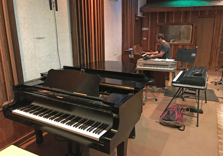 Musicdecco on SoundBetter