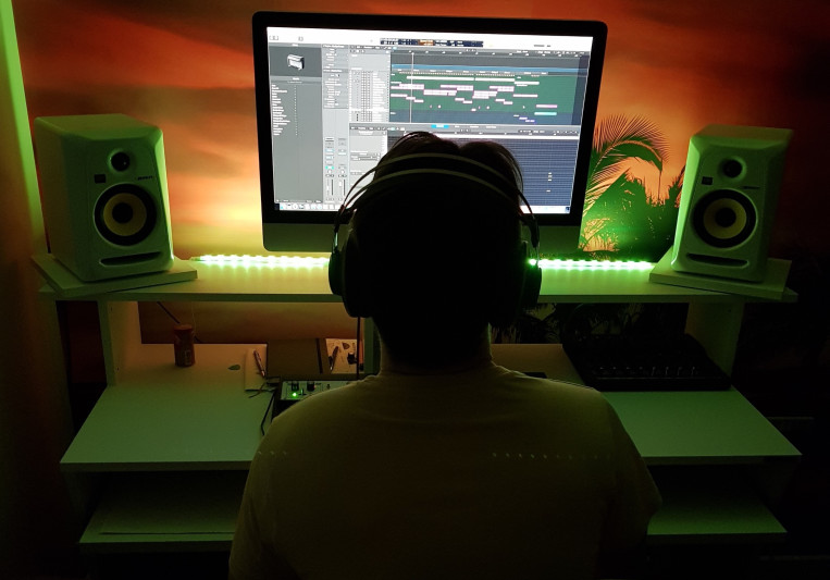 Green Light Music on SoundBetter