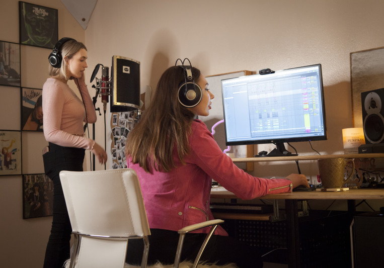 LYRE on SoundBetter
