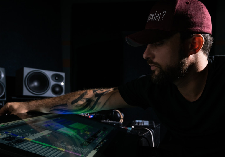 Raz Klinghoffer on SoundBetter