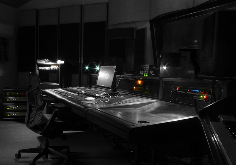 Desert Inn Studio on SoundBetter