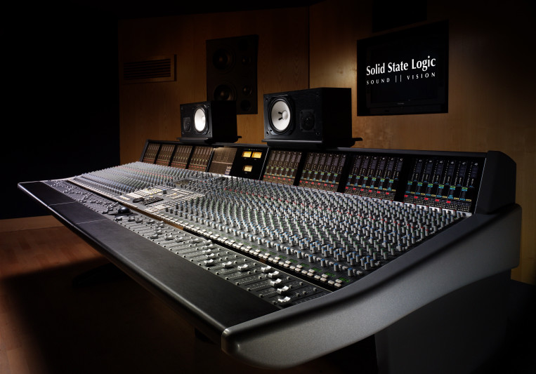 Ian Mereness - The Hit Shop on SoundBetter