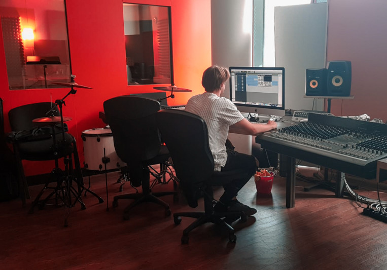 Fabian Bous on SoundBetter