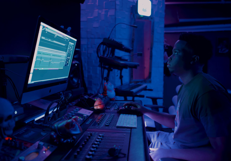 ShathePlugg on SoundBetter