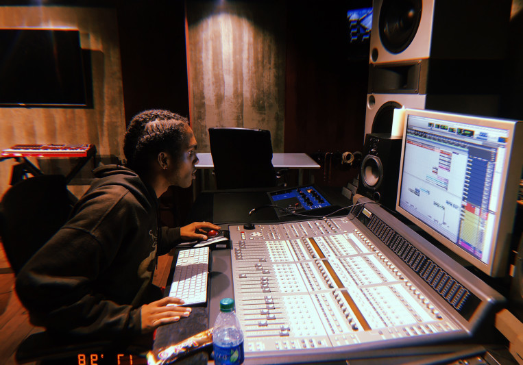 Phyzic on SoundBetter