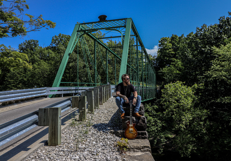 Louie Lively on SoundBetter