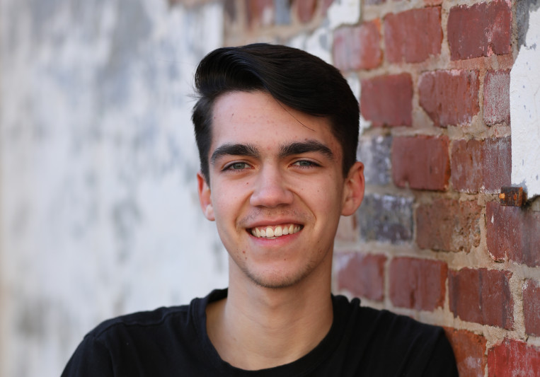 Elijah Alexander on SoundBetter