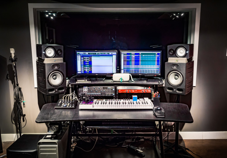 Resonate Music Studio on SoundBetter