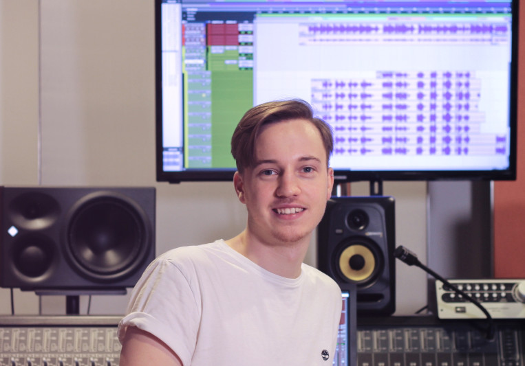 themrori on SoundBetter