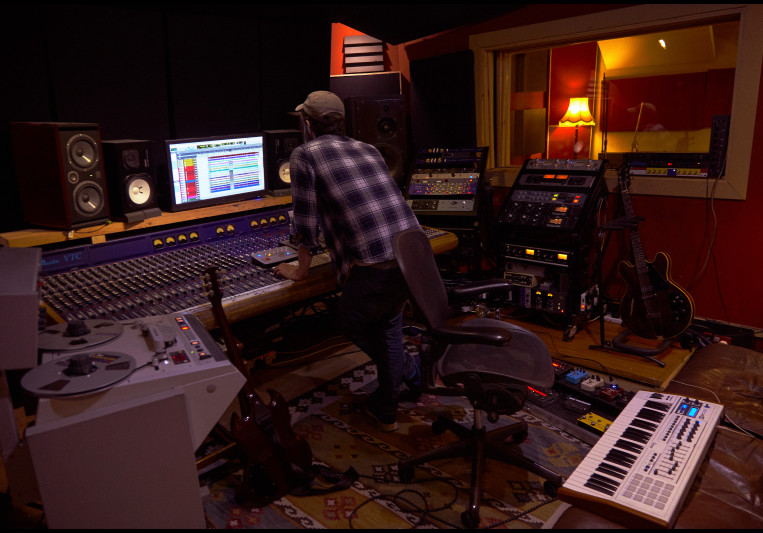 Squarehead Studio on SoundBetter
