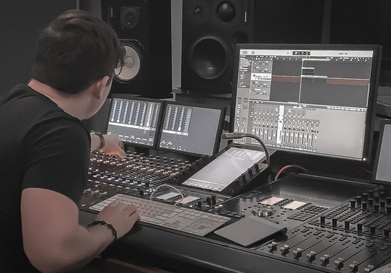 Mathew Vaughan – Vasonic on SoundBetter