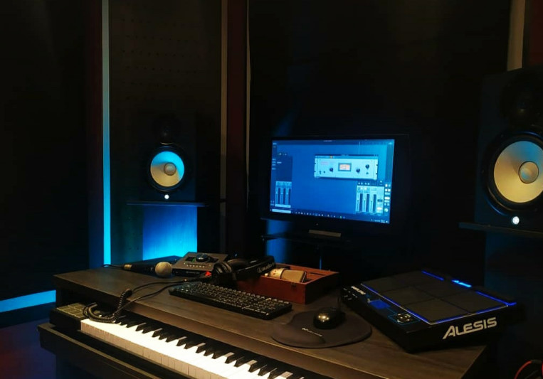Medellin Live Récords on SoundBetter