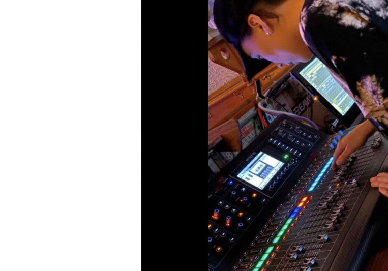 Cherizar on SoundBetter
