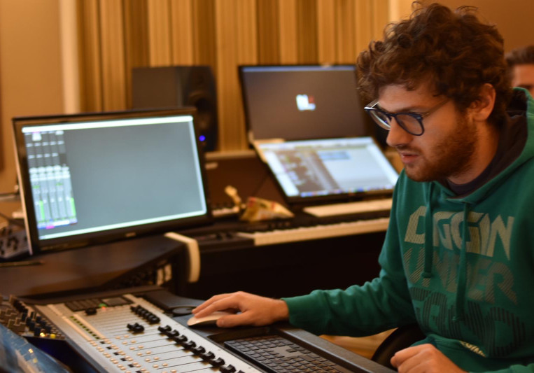 Simone Tornaquindici on SoundBetter