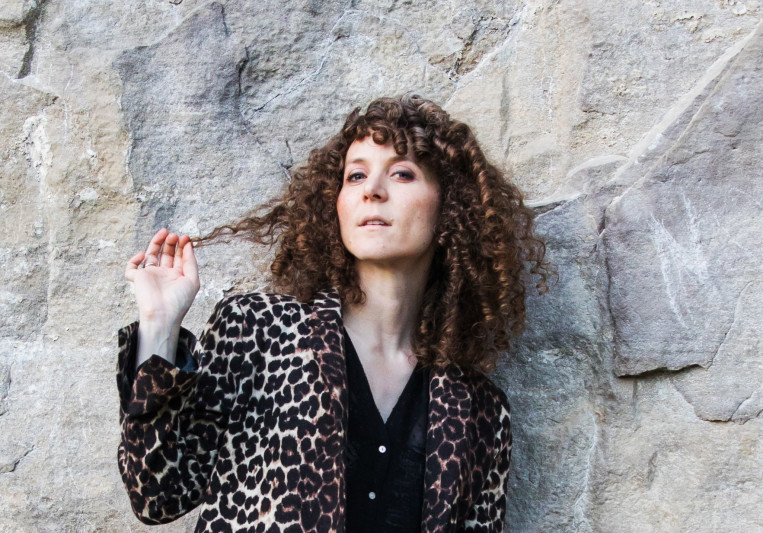Sarah Bee on SoundBetter