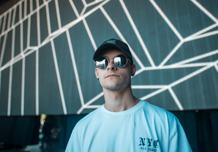 LeftLukas on SoundBetter