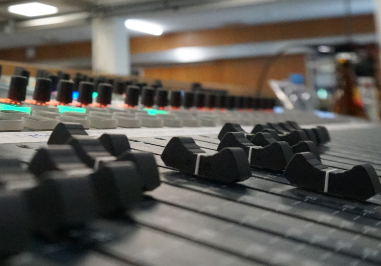 Julaxmusic on SoundBetter