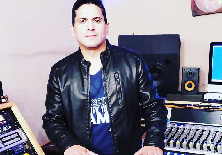 Joan Velez on SoundBetter