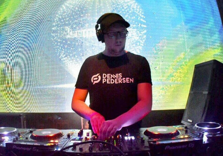 Dennis Pedersen on SoundBetter