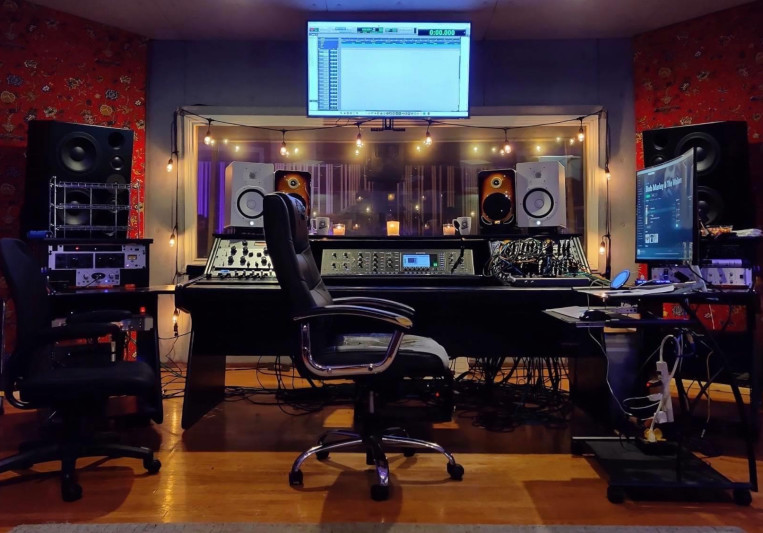 Weird Music Studios on SoundBetter