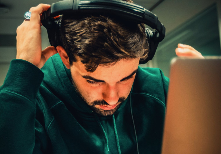 Julian Kusters on SoundBetter