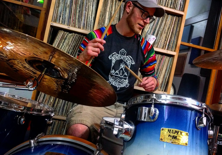 Music Outside the Box on SoundBetter