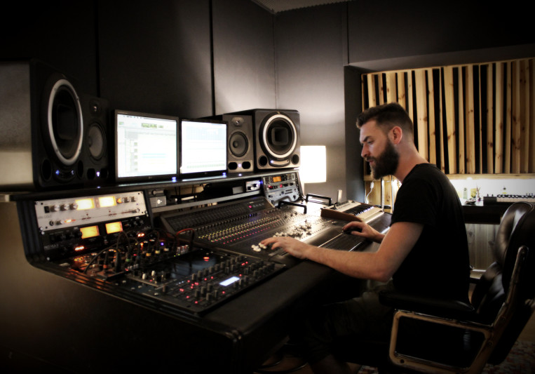 Novoestudios on SoundBetter