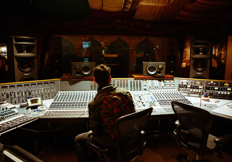 Victor Flores on SoundBetter