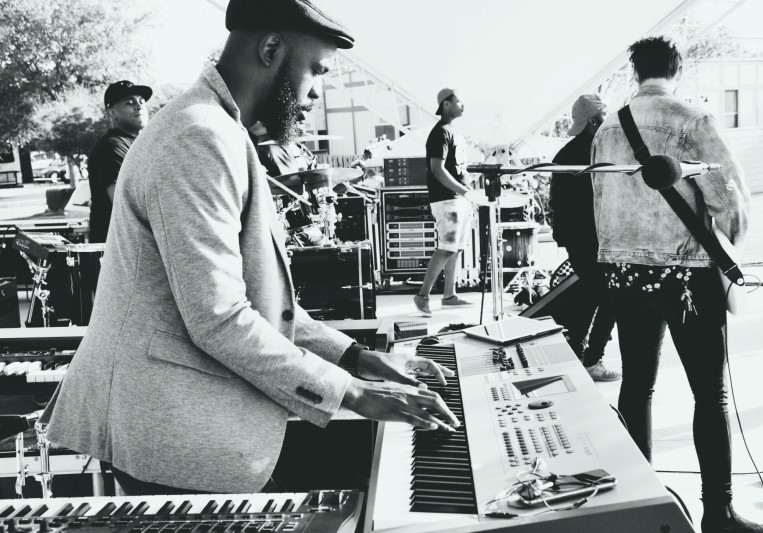 Samuel Hill on SoundBetter