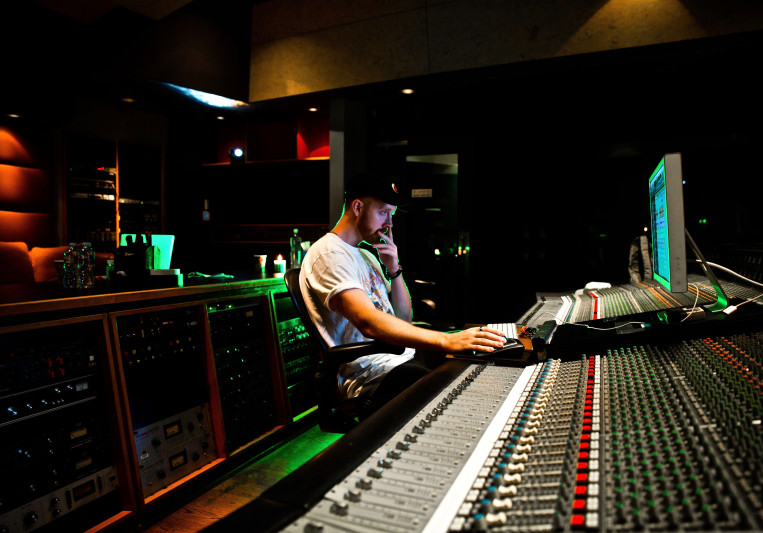 Redd on SoundBetter