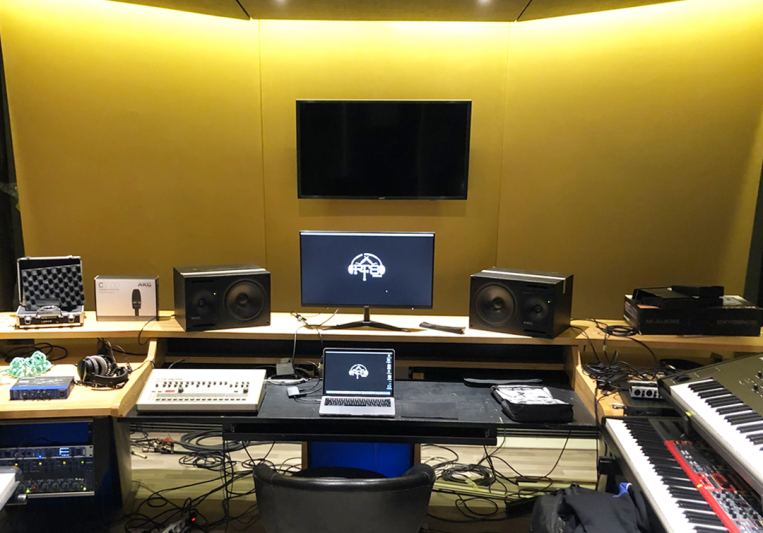 RIGHT FREQUENCY STUDIO on SoundBetter
