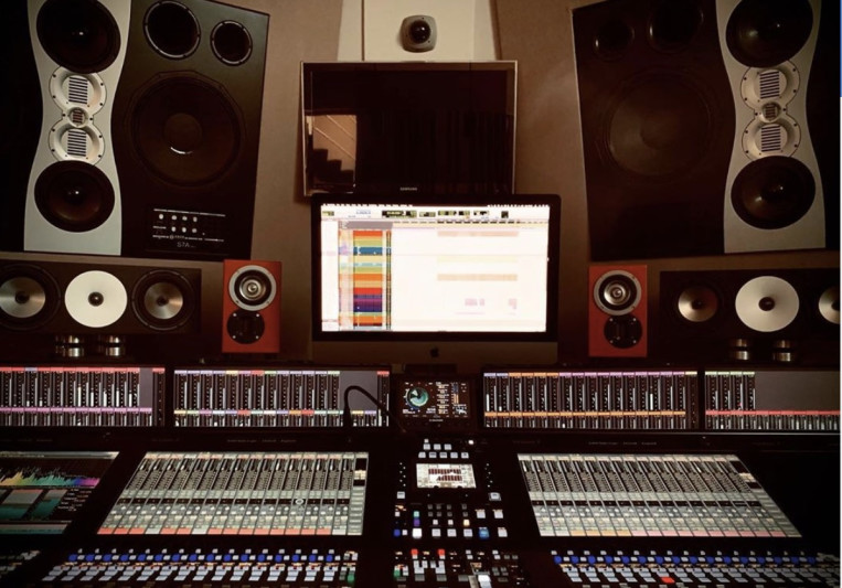Gianni Bini (House Of Glass) on SoundBetter