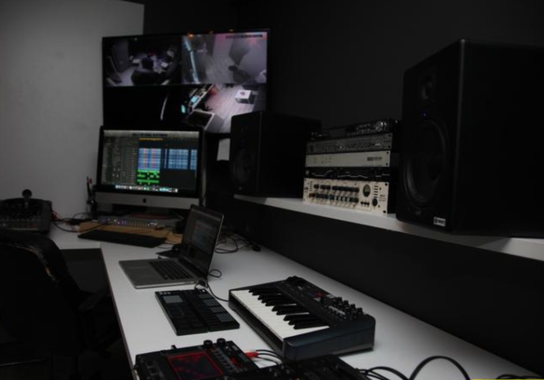 EsmerGofret on SoundBetter
