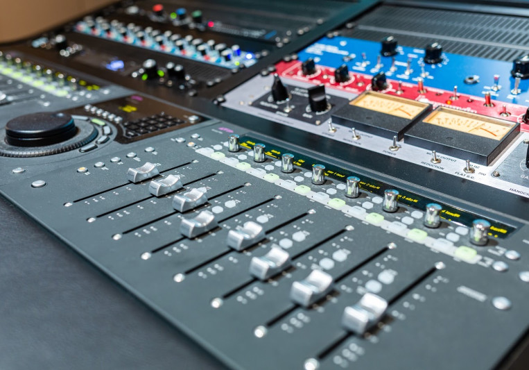 Studio Aix on SoundBetter