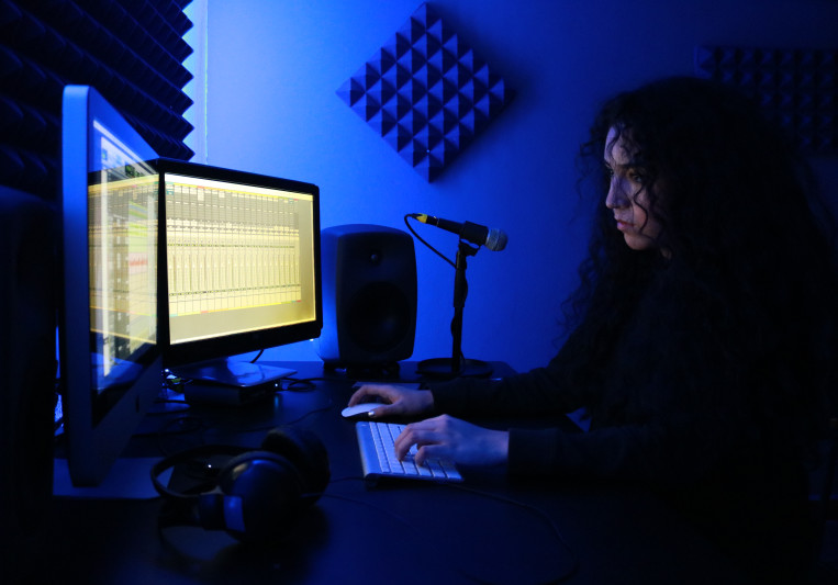 Hannia Corey on SoundBetter