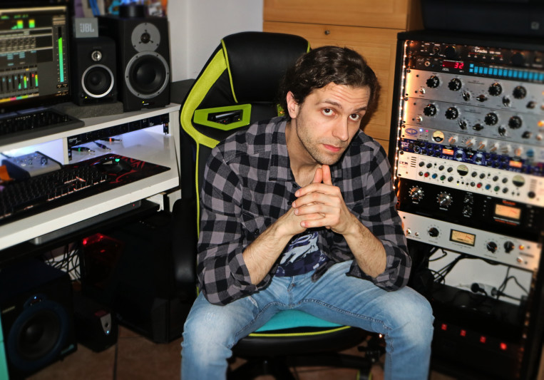 Andrea De Carolis on SoundBetter