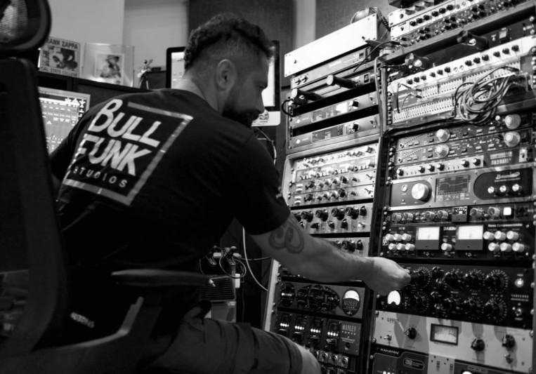 Bull Funk Studios on SoundBetter