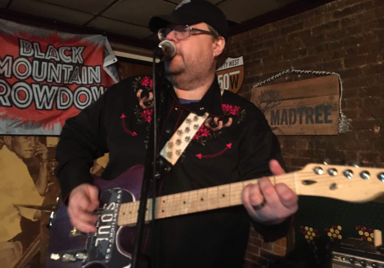 Singer/Songwriter/Guitarist on SoundBetter