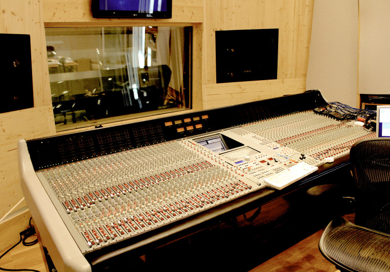 Groove Notes Studio on SoundBetter