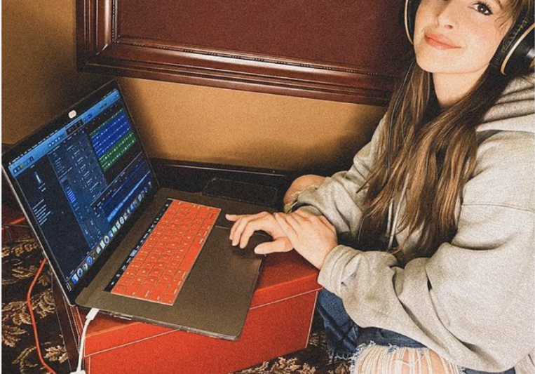 Amelia DeMilo on SoundBetter