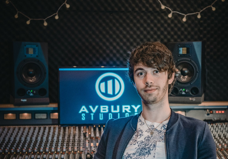Matt Nozetz (Avbury Studios) on SoundBetter