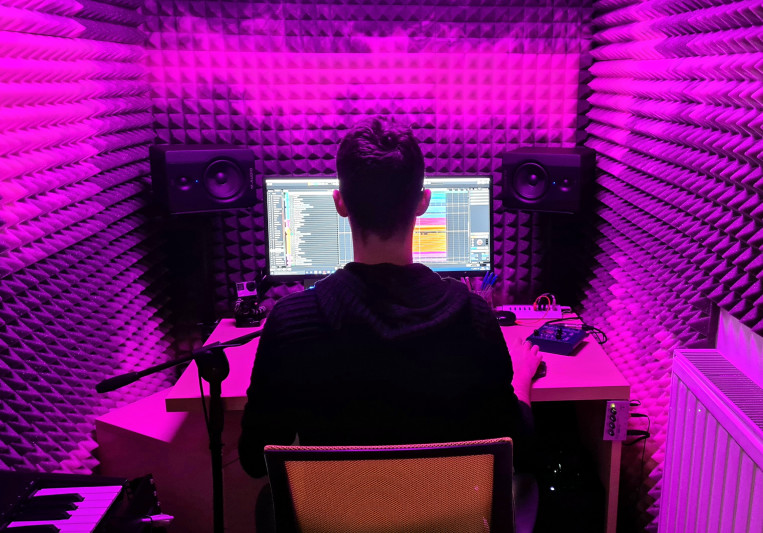 Nicola Cecotti on SoundBetter