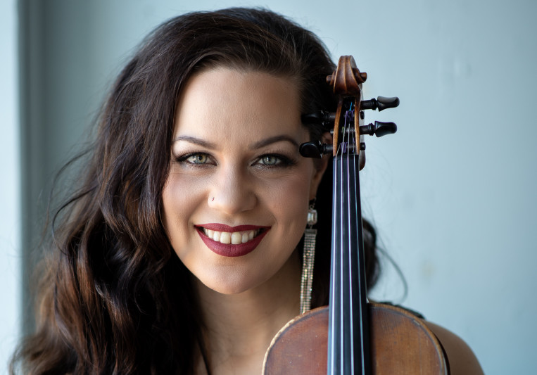 Lotta Marie Violinist on SoundBetter