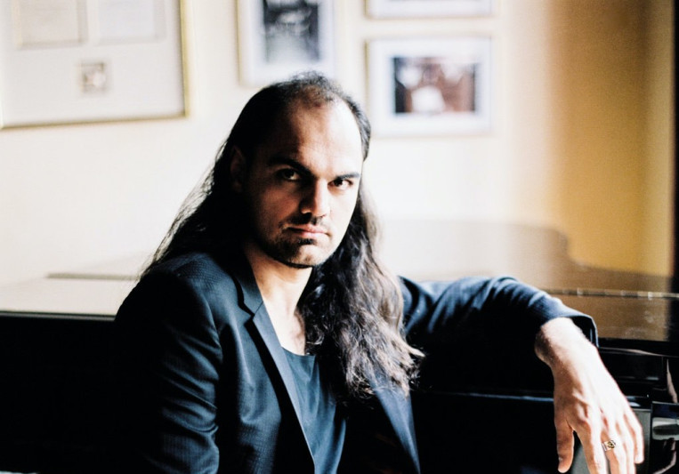 Emanuel M. Fróes on SoundBetter