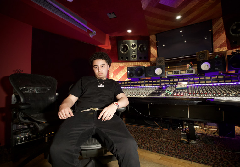 qu4tro_sve on SoundBetter